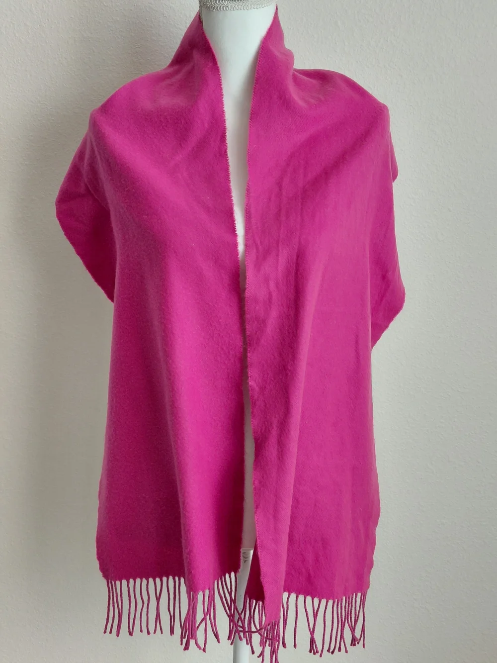 100% Cashmere Fuchsia Pink Scarf Made in Scotland Soft Fringe